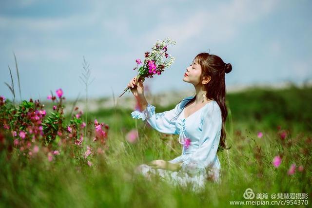 至上励合棉花糖完整歌词，棉花糖歌词（棉花糖的天，棉花糖的蓝）