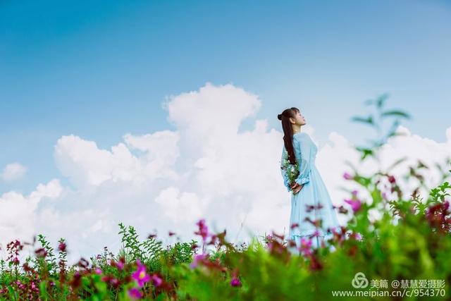 至上励合棉花糖完整歌词，棉花糖歌词（棉花糖的天，棉花糖的蓝）