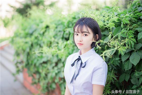 第一次跟女孩子聊天应该怎么聊，第一次怎么和女生聊天（看完这些，让你聊天时更加自信）