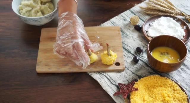 自制KFC黄金虾球怎么做，龙虾球怎么做（只有在肯德基里能吃到的黄金虾球）