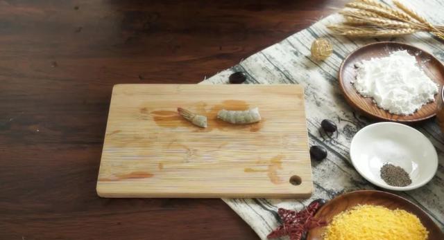 自制KFC黄金虾球怎么做，龙虾球怎么做（只有在肯德基里能吃到的黄金虾球）