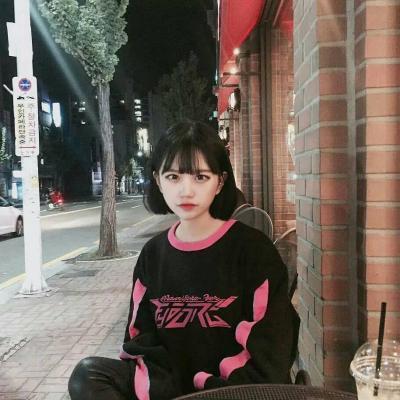 短发女，微信头像，短发女（微信伤感的女生头像短发美女气质）