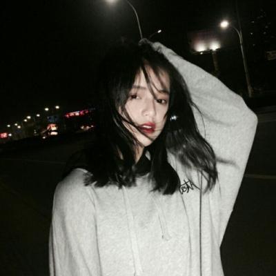 短发女，微信头像，短发女（微信伤感的女生头像短发美女气质）