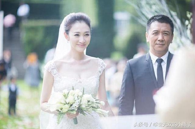 42岁李小冉自曝最近在学育儿知识，这是结婚3年终于怀孕了？