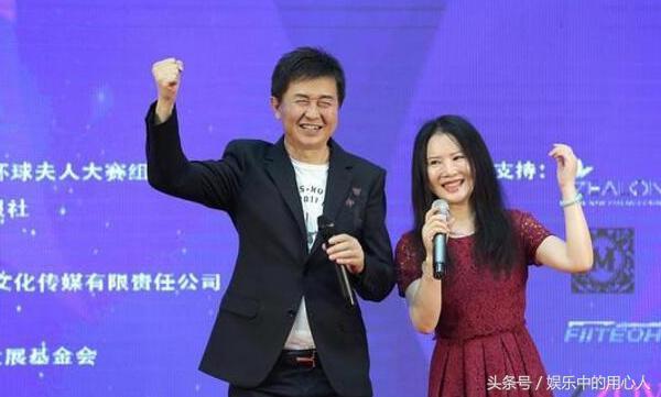 杨钰莹身价多少亿，杨钰莹身家（杨钰莹晒与付笛声任静合照）