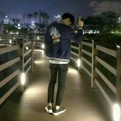 性感图片大全大图高清头像背影男，男生背影头像（微信男生背影头像高清帅气）