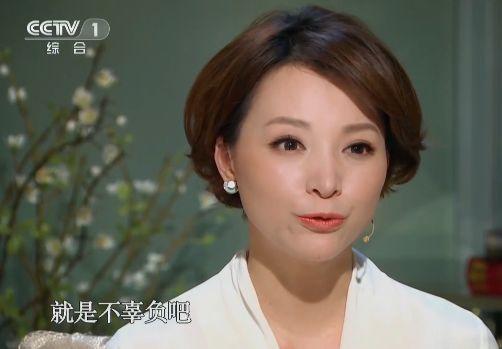 董卿边说边哭，董卿哭了三天：成大事者