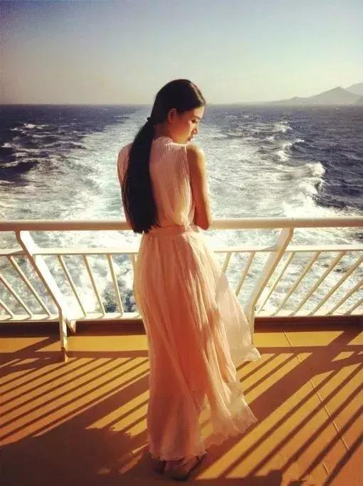 晚安的唯美句子，2022朋友圈晚安的唯美句子精选（晚安心语唯美句子）