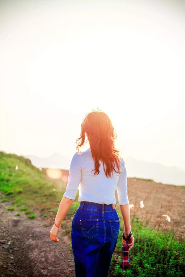 晚安的唯美句子，2022朋友圈晚安的唯美句子精选（晚安心语唯美句子）