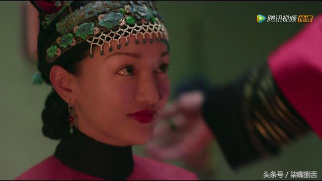 如懿传中的周迅为何总是嘴巴嘟嘟，《如懿传》中周迅的脸真的是一言难尽啊