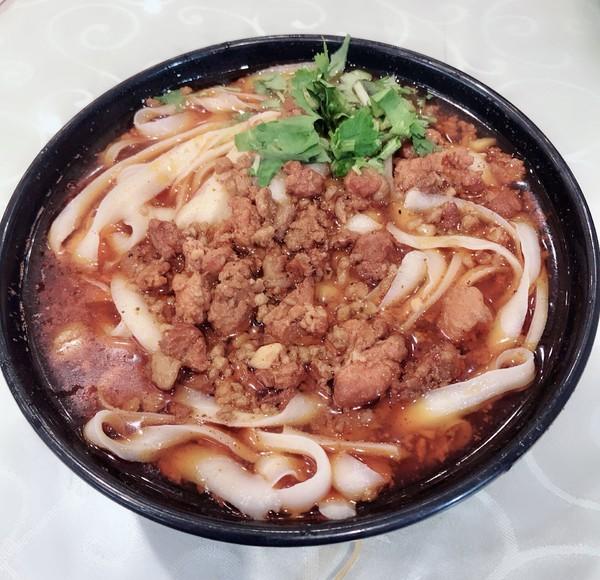 大同市火车站周围街景，大同\u0026八月古都忆平城