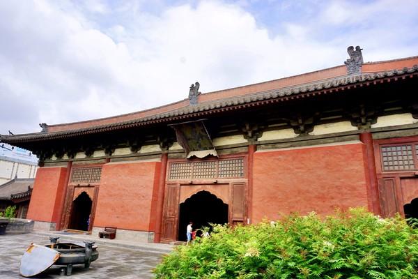 大同市火车站周围街景，大同\u0026八月古都忆平城