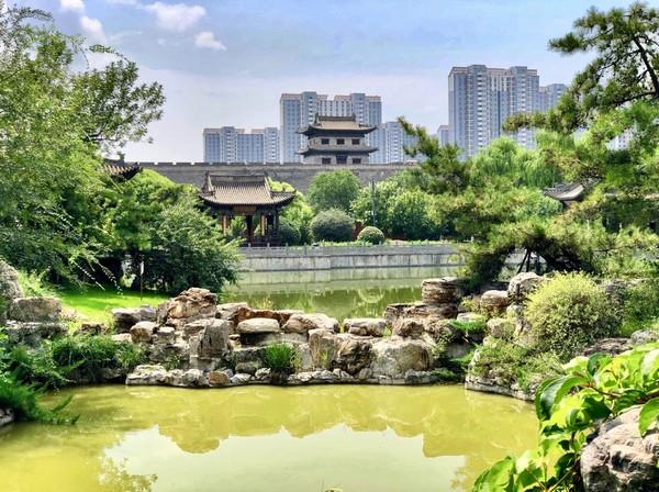 大同市火车站周围街景，大同\u0026八月古都忆平城