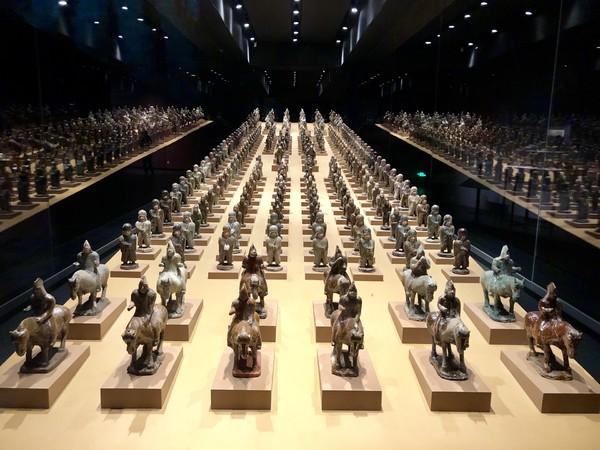 大同市火车站周围街景，大同\u0026八月古都忆平城