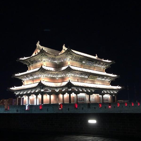 大同市火车站周围街景，大同\u0026八月古都忆平城