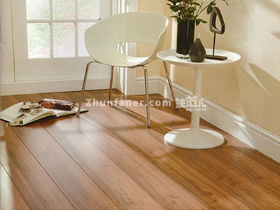 地板潮湿怎么办，下雨天地板潮湿怎么办（解决地板潮湿的方法）