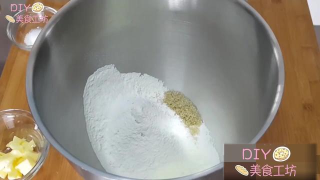 维也纳面包怎么做，维也纳面包的做法（这么做出的维也纳葡萄干面包）