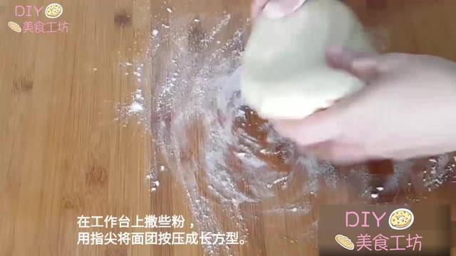 维也纳面包怎么做，维也纳面包的做法（这么做出的维也纳葡萄干面包）