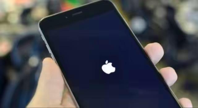 iphone自动关机，iphone什么情况会自动关机（iphone用户请注意这些）