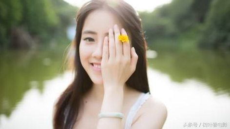 怎么用眼睛说话交流，怎么看别人眼睛说话（你的眼睛也能说话）