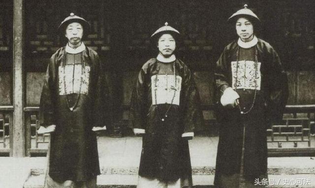 爱新觉罗现在姓什么，爱新觉罗现在还有后代吗（这些姓氏其实是满清贵族后人）