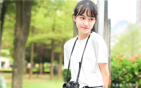 如何跟女生聊天找话题，刚开始怎么跟女生聊天找话题（教你天天和妹子聊天聊到后半夜）