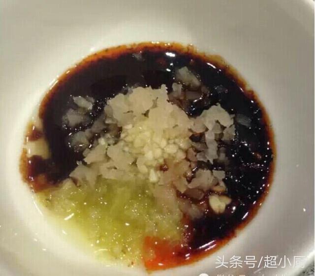 怎么用芝麻酱调火锅蘸料，天气渐凉、火锅秘制蘸料配方、赶紧收藏