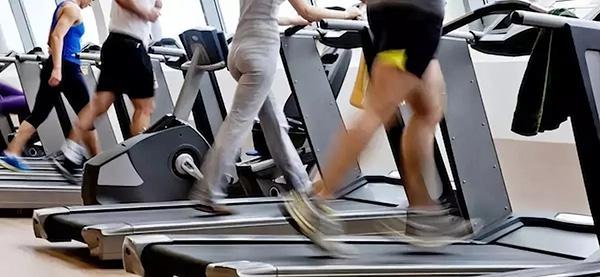 跑步机可以减肥吗，每天跑步机上快走40分钟能减肥吗（涨知识丨跑步机减肥效果不佳）