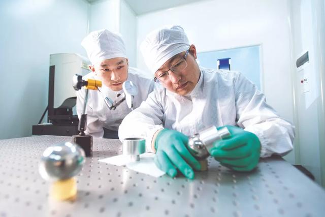 引力常量，中国科学家测得迄今最精确万有引力常数（引力常量是谁测出的）