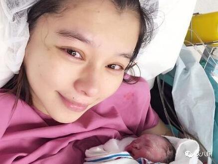 谢娜、大S为生娃拼命，徐若瑄43岁还生二胎，当妈使人坚强！