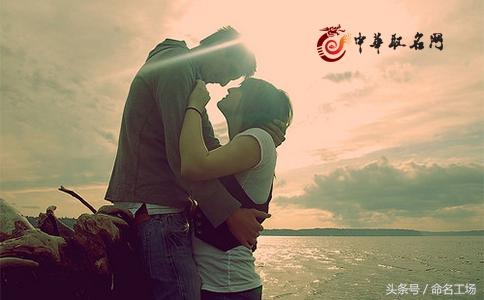 情侣昵称简单干净二字，简约二字的情侣网名   久忘| 勿忆微信昵称（唯美浪漫的情侣网名2个字的）