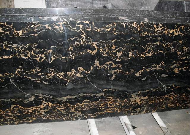 黑色大理石品种，黑色天然大理石有哪些（黑金花大理石怎么样）