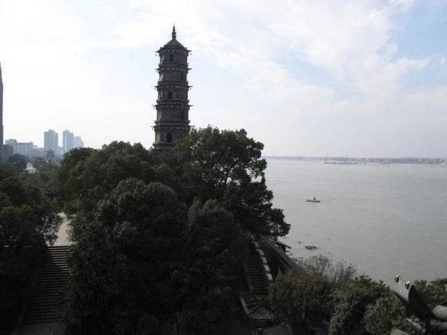 江洲城是指今天的哪里，三国江洲城是指今天的哪里（江西九江市----简称“浔”）