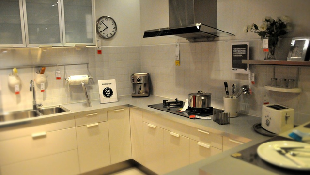 去油渍最好的方法，能让你省下不少力