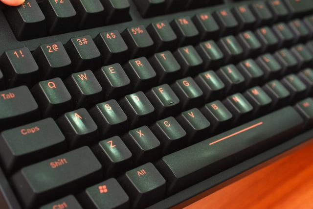 pbt密度，PBT塑料密度（当年LEOPOLD为何放弃ABS双色键帽）