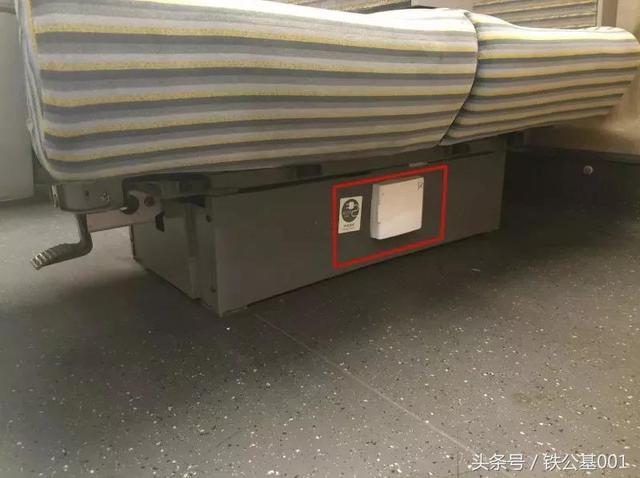 高铁的电源插座在哪呢(不同型号动车组充电插座在哪里)