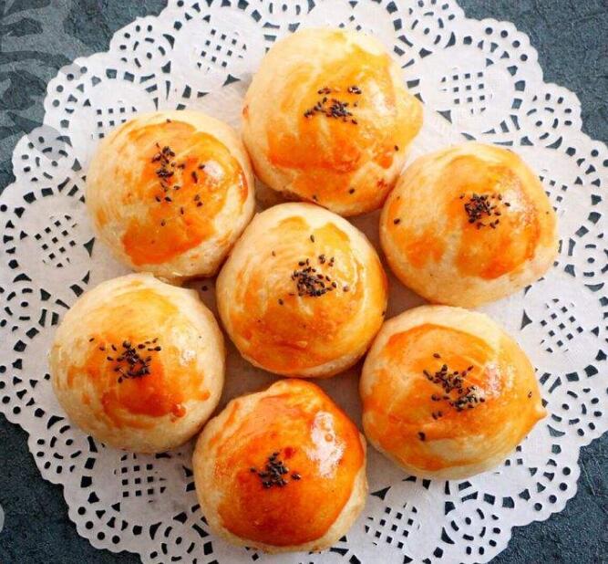 图片[1]-手工蛋黄酥的做法 好看又好吃！ 100多次制作经验 100%成功-起舞食谱网