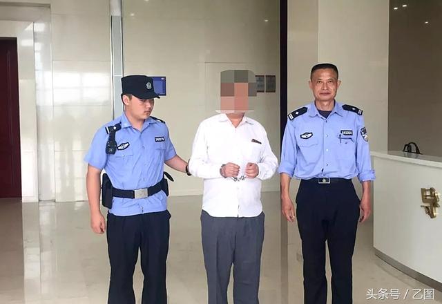 蹲街、等天黑，微信头像，蹲街、等天黑（街头张榜失信人员“黑名单”）