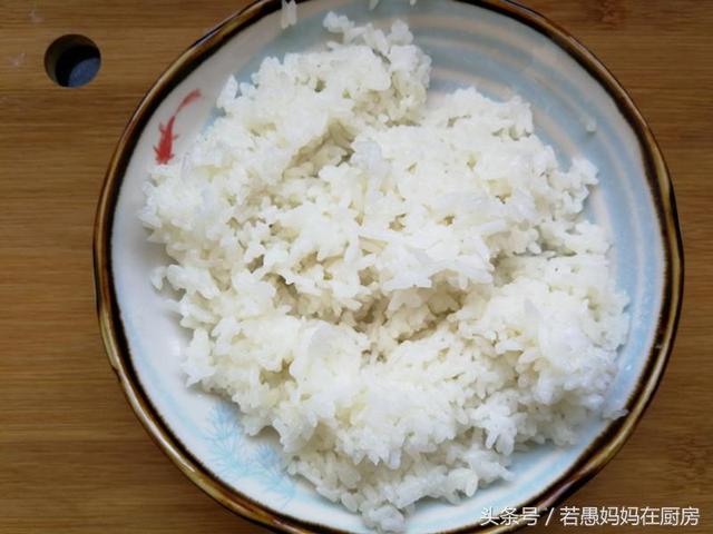 榨菜粢饭做法图解，下饭榨菜做法大全（味道秒杀肯德基握的大饭团）