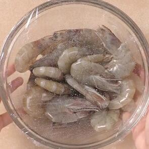 圖片[4]-【椒鹽蝦】做法步驟圖 好吃停不下來 不會廚藝也能做大蝦-起舞食譜網