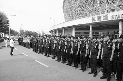 周杰伦太原演唱会，周杰伦太原演唱会时间（周杰伦连唱两天10万余人观看）