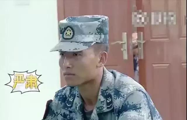 《真正男子汉》中杨幂班长王威含泪退伍，而杨树鹏却战死沙场