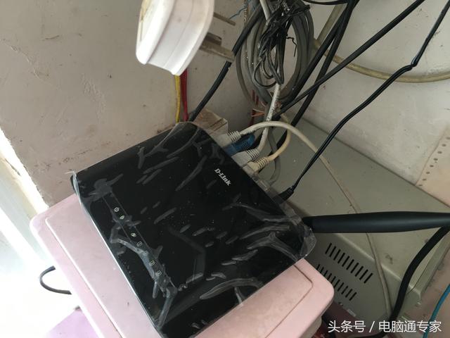 路由器亮红灯是怎么回事，路由器亮红灯的几种情况（路由器的设置及电脑手机都正常）