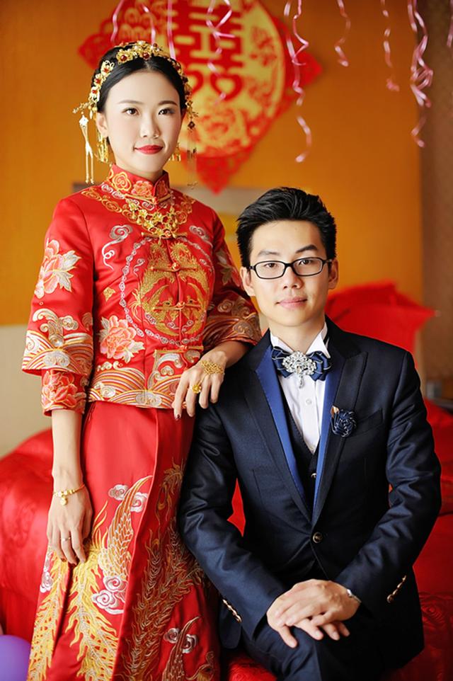 龙凤褂和秀禾服的区别，中式嫁衣有几种（你还分不清龙凤褂和秀禾服的区别）