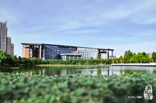 西南政法大学校友（西南政法大学的43处校友捐赠景观背后）