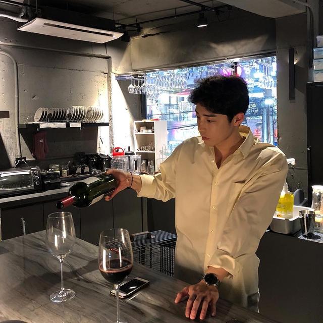 帅气男生，微信头像，帅气男生（ins高清帅气男生微信头像合集）