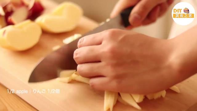 如何做QQ糖好吃，怎么用QQ糖做好吃的（苹果味的QQ爱心糖）