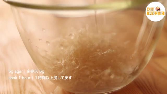 如何做QQ糖好吃，怎么用QQ糖做好吃的（苹果味的QQ爱心糖）