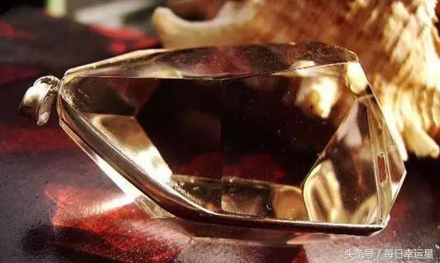 处女座守护石，处女座守护石到底是什么（十二星座女的守护石）