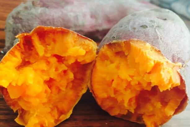 圖片[1]-【微波爐烤紅薯】做法步驟圖 簡單方便 外焦里嫩-起舞食譜網